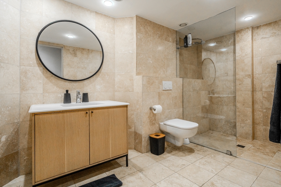 2 Bedroom Property for Sale in Sea Point Western Cape